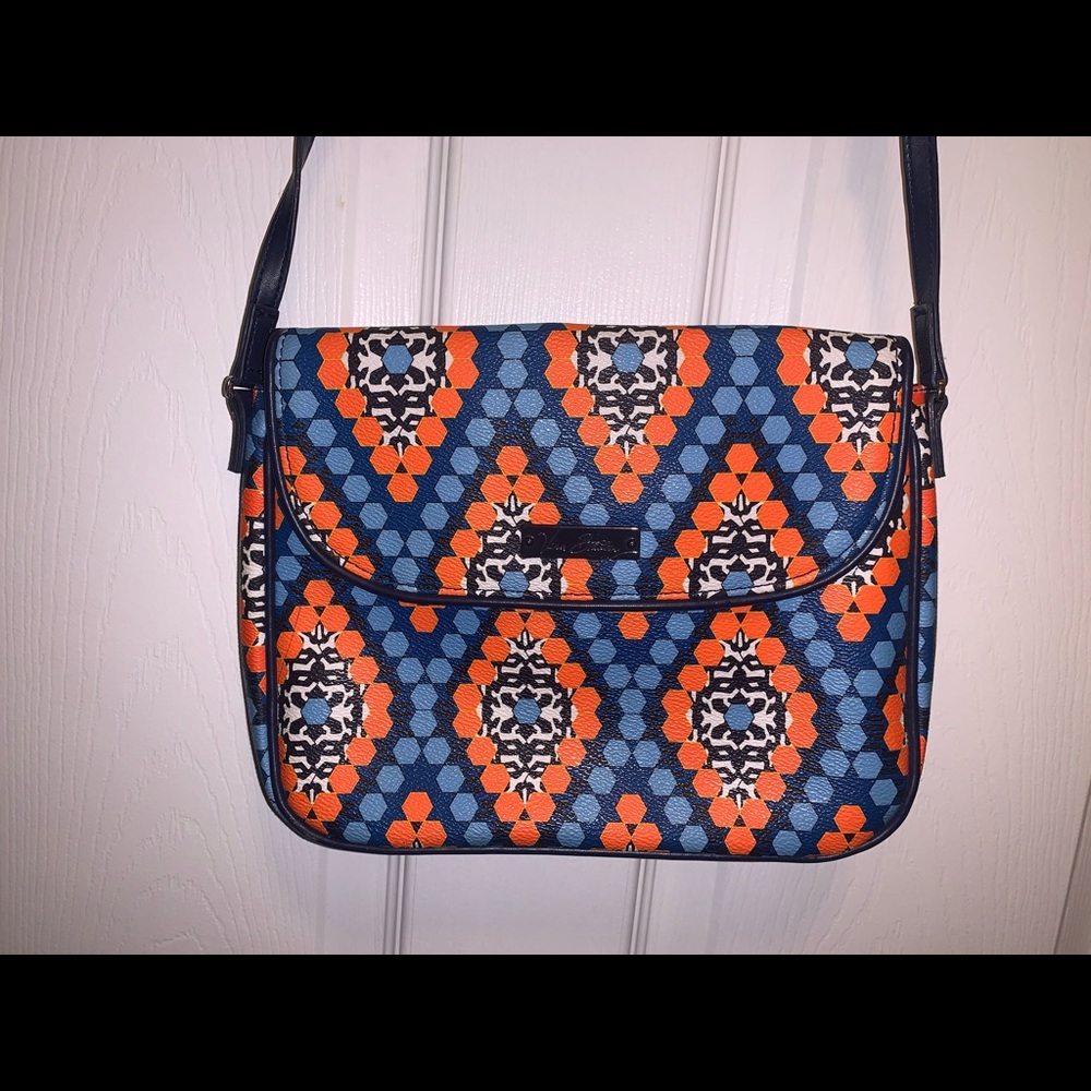 LIKE NEW Vera Bradley Crossbody Bag!